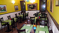 Pizzeria Dolfin inside