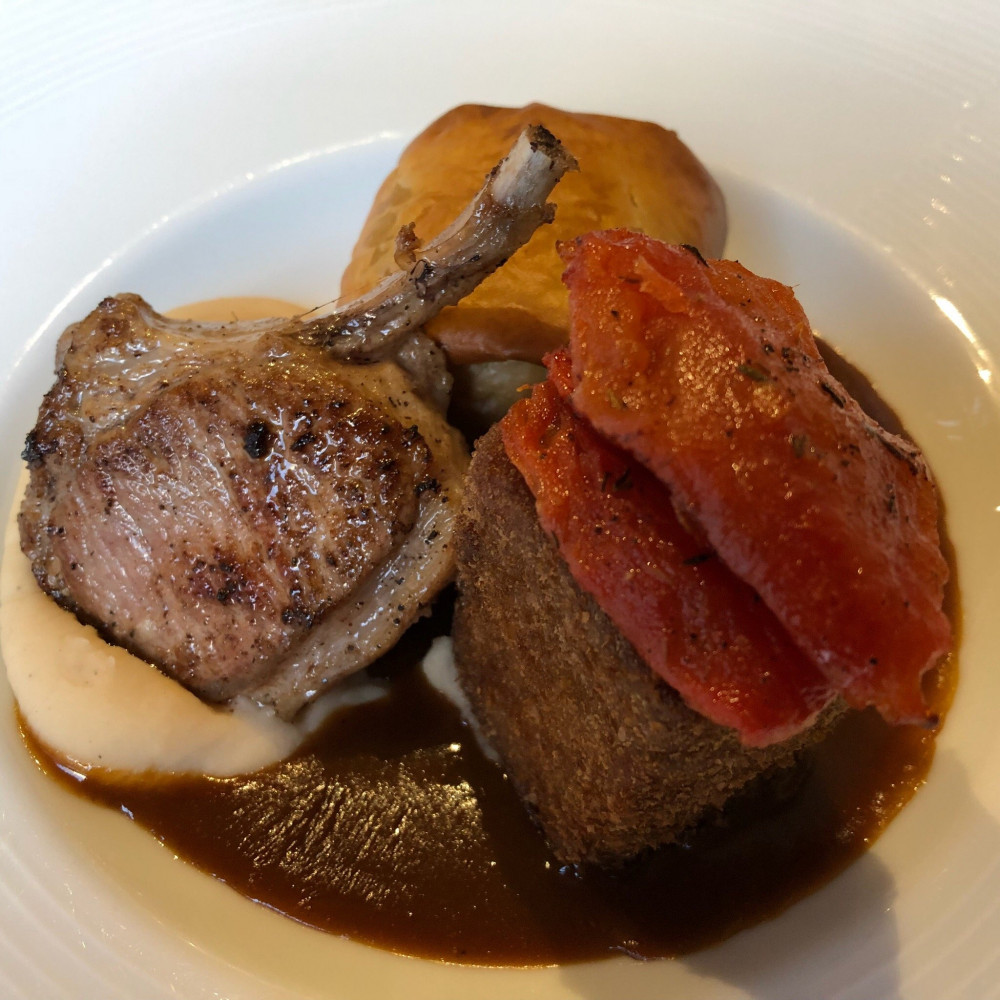 restaurant image