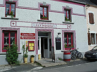 Restaurant Cave a Vins Le Cinquante outside