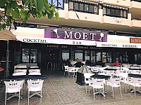 Moet Arrecife inside