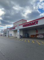 Giant Eagle Bakery outside