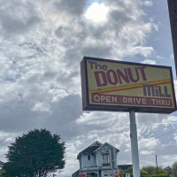 The Donut Mill outside