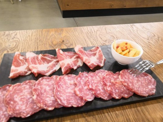 restaurant image