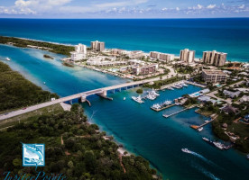 Jupiter Pointe Club And Marina outside