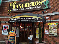 Los Rancheros outside