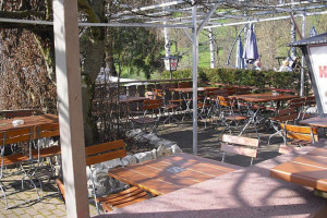 Rosengarten Biergarten inside