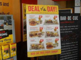 Dickey's Barbecue Pit food