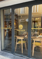 Sauvage, Salle A Manger food