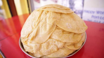 Dewa Dholl Puri food