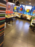 Mcdonald's Grandvilliers inside