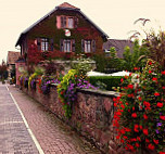 Auberge Les Houblonnieres outside