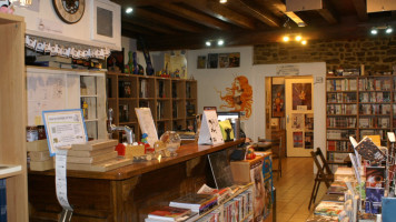 Cafe-librairie Plume et Bulle food