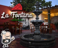 La Fontana Pizza inside