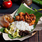 Gerai D'pohon Nasi Lemak Berlauk food