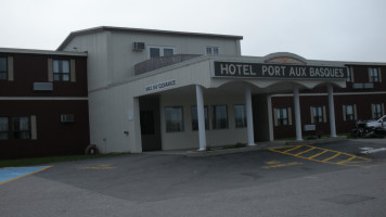 Hotel Port aux Basques Restaurant outside