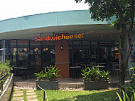 Sandwicheese outside