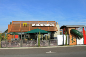 Mcdonald's outside