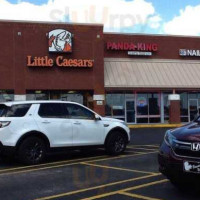 Little Caesars Pizza outside