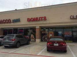 Sunny Donuts outside