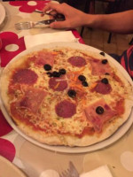 Pizza Pazza food