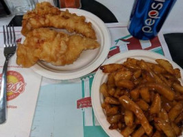 Ches's Fish And Chips food