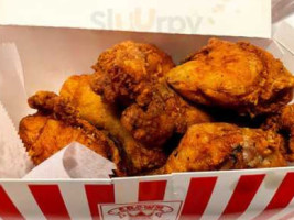 Hollywood Fried Chicken food