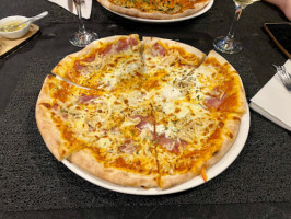 Pizzeria Naye food