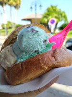 Gelateria Rainbow Alassio outside