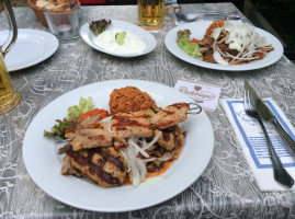 Syrtaki food