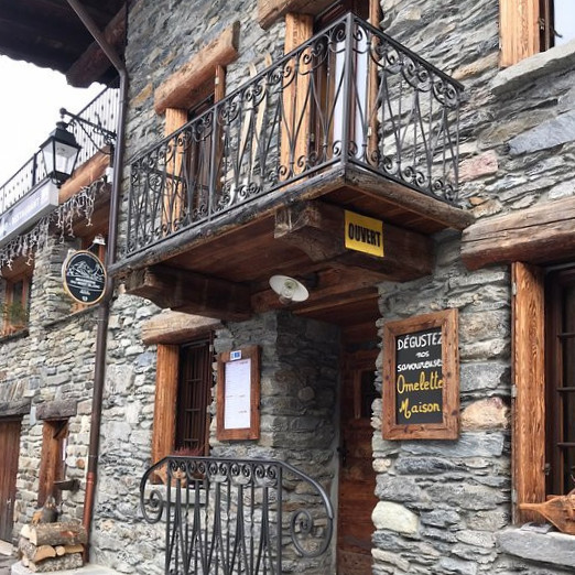 restaurant image