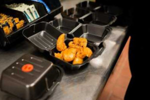 Wings To Go food