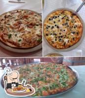 Dewal Divina Pizzaria food