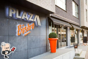 Plaza Bistro outside