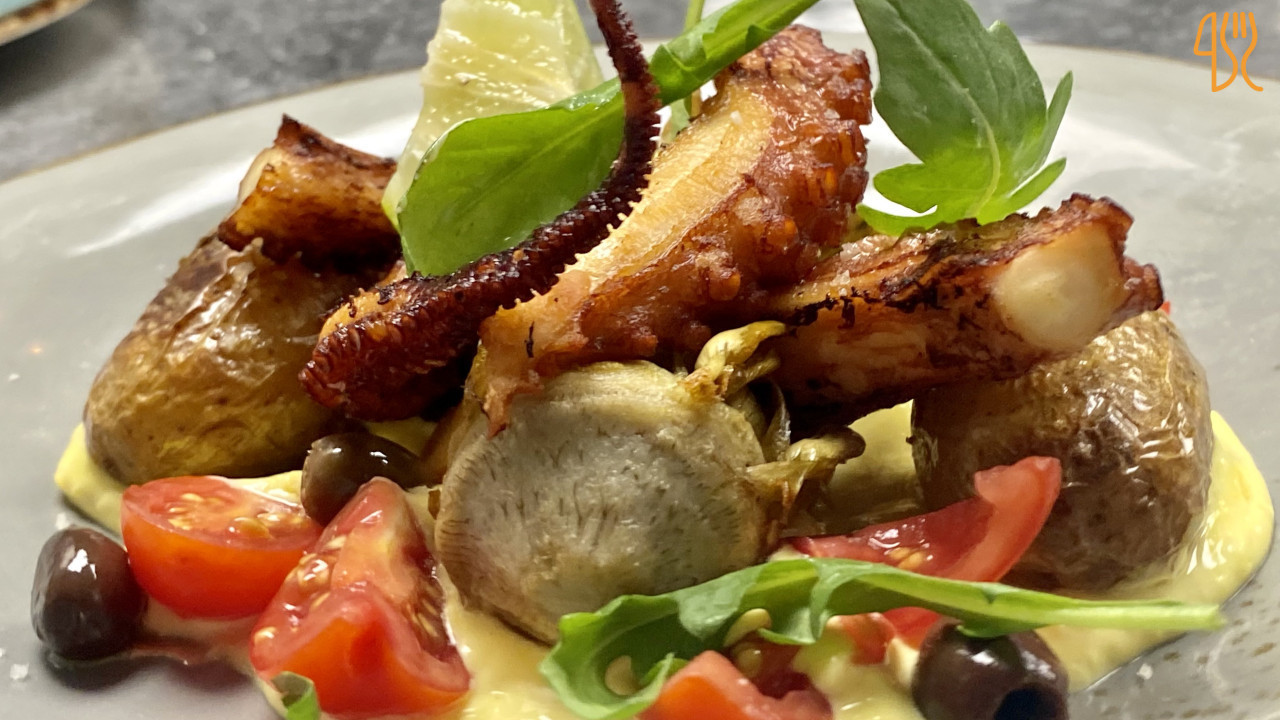 restaurant image