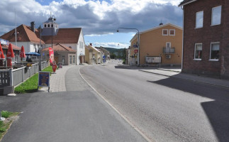 Pelles Gatukök outside