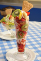 Blyton Ice Cream Parlour food