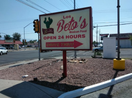 Los Betos Mexican Food food