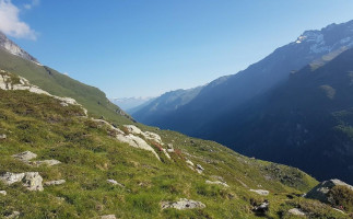 Cabane Petit Mountet outside