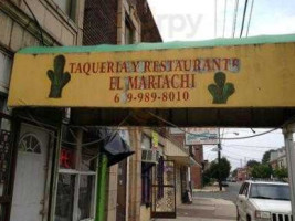 Taqueria El Mariachi outside