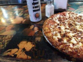 Ballyhoo Tavern Pizza King food