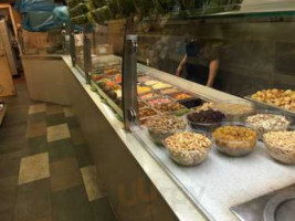 Gardenia Deli food