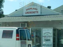 Highlands Lunchonette outside