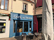 Cafe de Paris inside