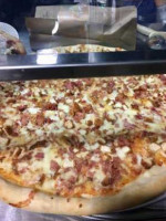 Melani Pizzeria food