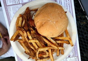 Rivertown Pub food