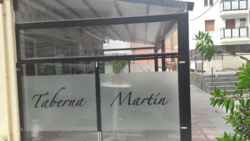 Taberna Martín outside