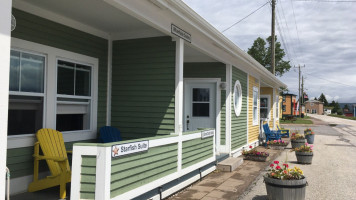 Seaside Deli & Dairy Bar outside