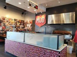 Mod Pizza food