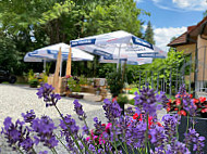 Gasthaus zum Lowen ''im Tal'' outside