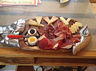 Disizos Sardos inside
